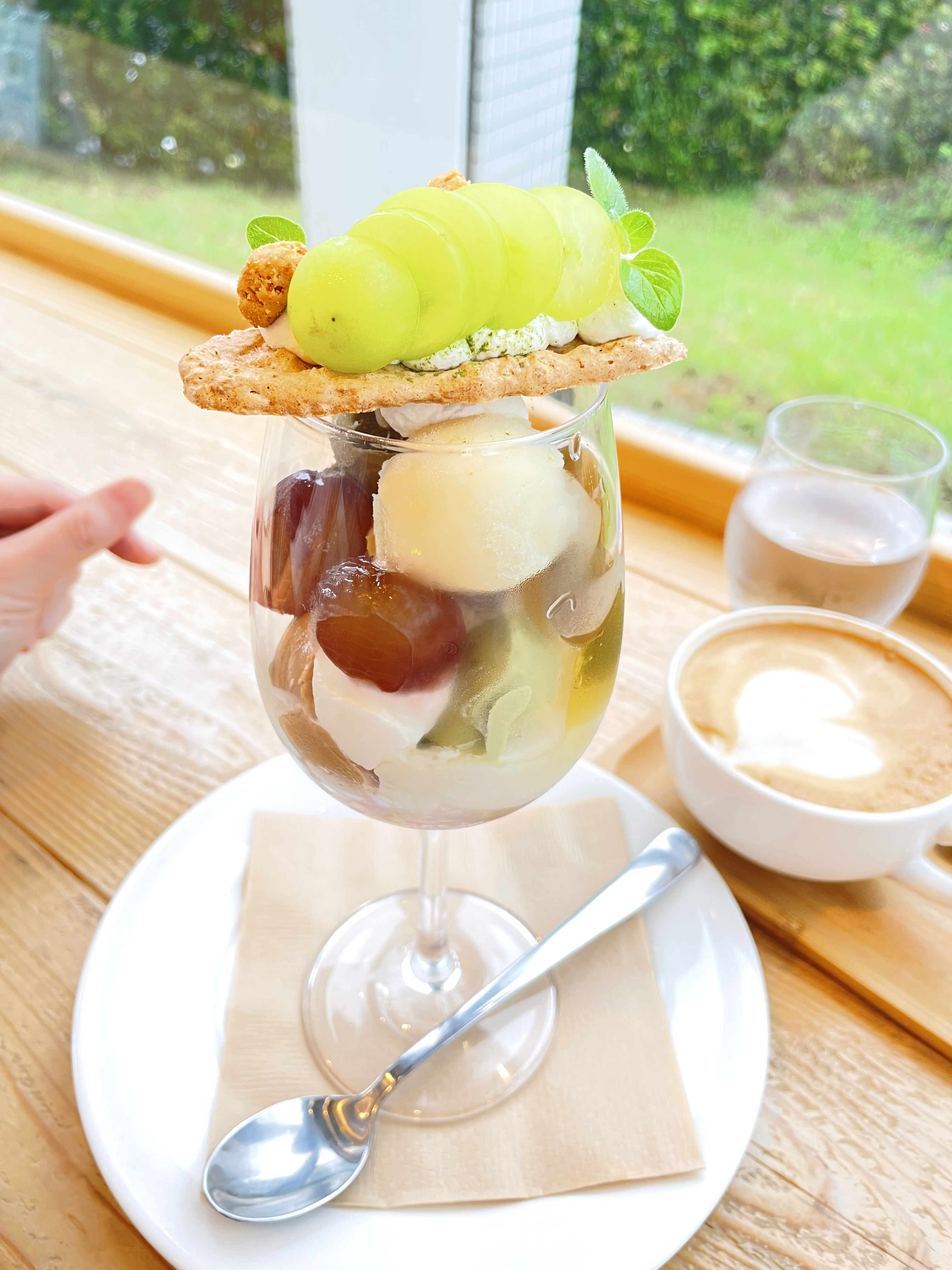 シャインマスカットのパフェ